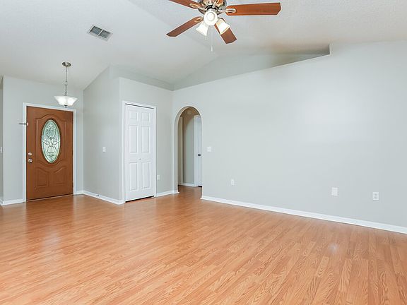3rd image of 1005 Hart Branch Dr