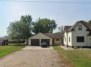200 2nd St S, Mooreton, ND 58061