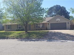 1202 W Nursery Rd, Rogers, AR 72758