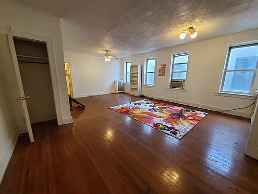 Rented by Mega Homes Realty INC | media 16