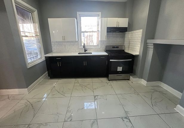 1st image of 147 Sherman Ave Floor 2