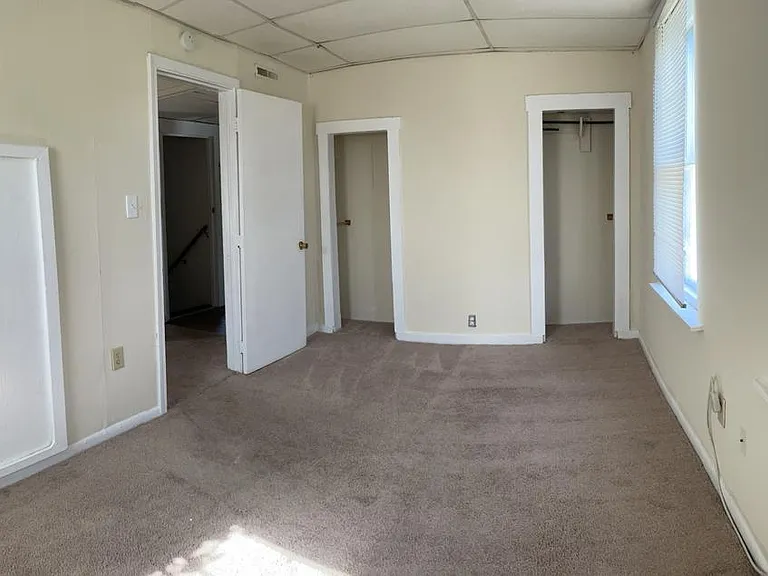708 W Market St #0 — Photo 3