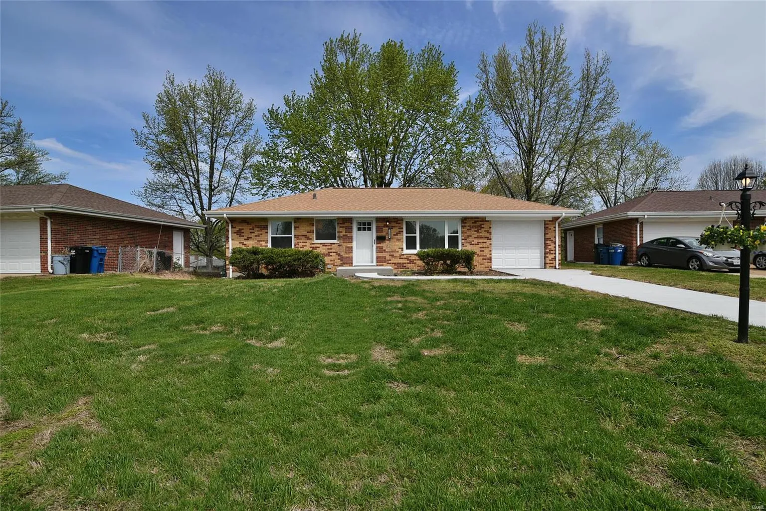 9409 Eucalyptus Dr photo 1