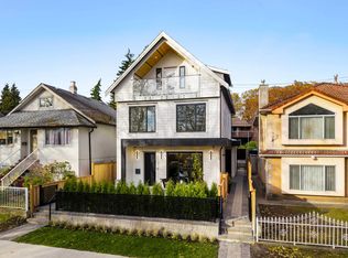 3429 Napier St #2, Vancouver, BC V5K2X5