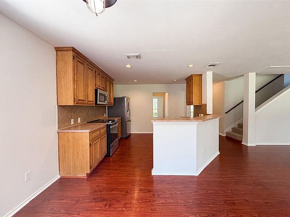 3rd image of 14310 Rolling Hills Ln