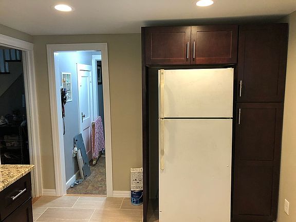 2nd image of 87 Argyle Ave