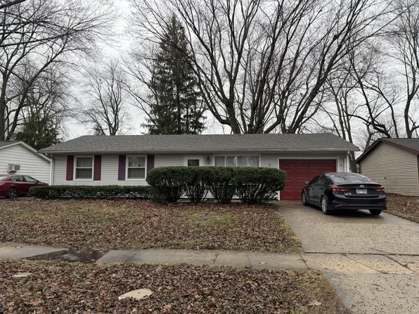 2307 Lantern Hill Dr, Urbana, IL 61802