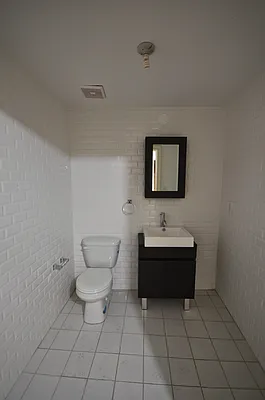 Rented by Swythe, Inc. | media 52