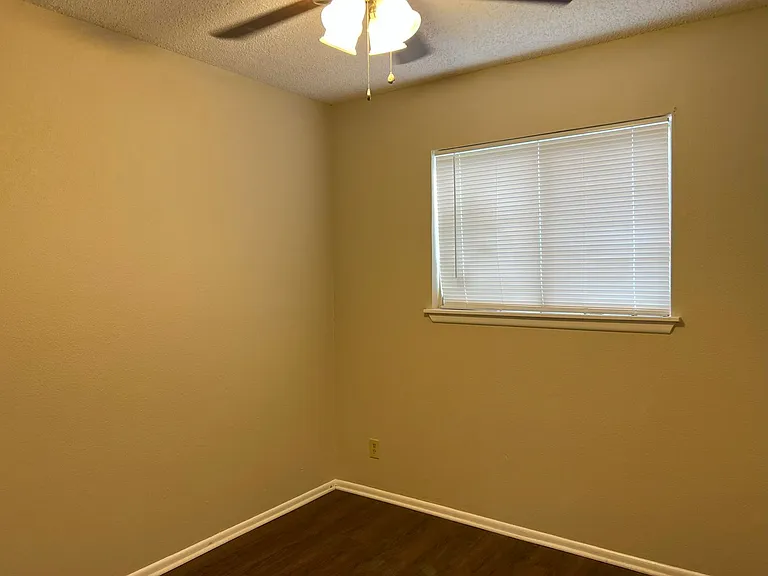 205 Beverly Dr — Photo 9