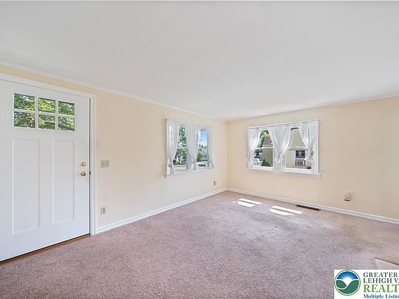 5th image of 31 George Ave