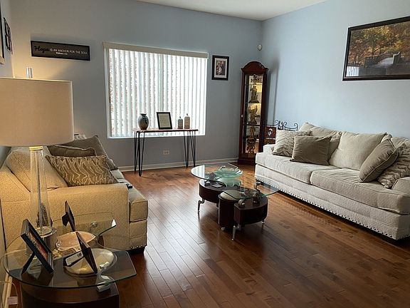 2nd image of 1363 Manning Ave #1363