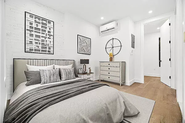 Rented by REAL New York | media 31