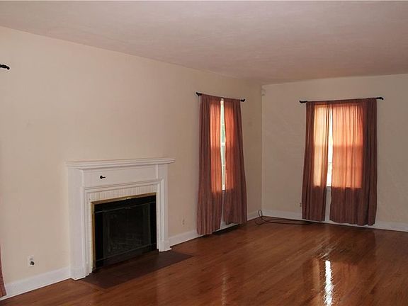 5th image of 907 Crawford Ave