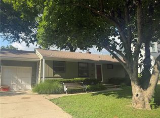 7155 Cherokee Dr, Prairie Village, KS 66208