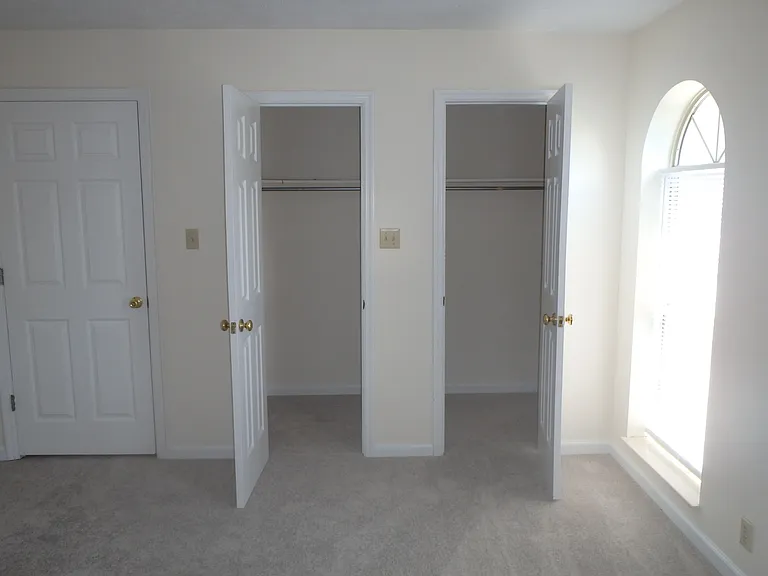 831 Claybrook Ct — Photo 13