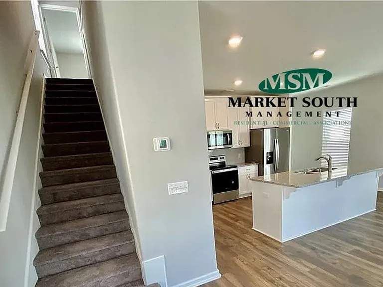 34 Pomona Cir — Photo 6