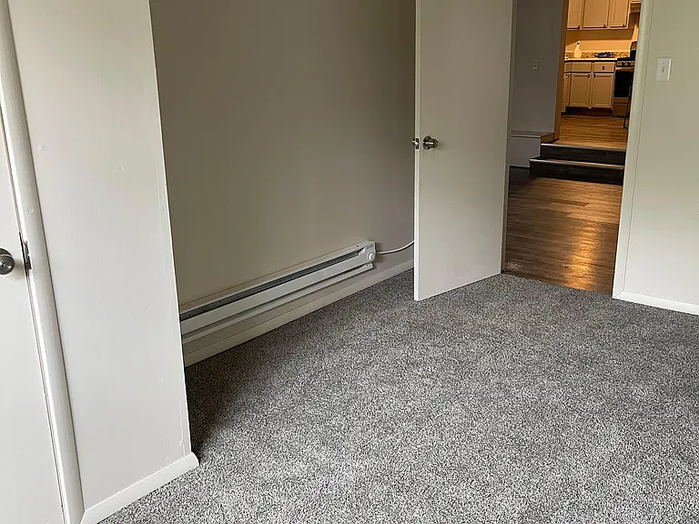 27 Howard Dr — Photo 3