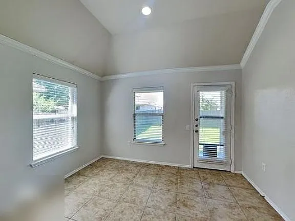 5833 Zachary Scott St — Photo 9