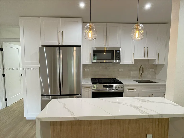 6310 SW 79th St #19 — Photo 5