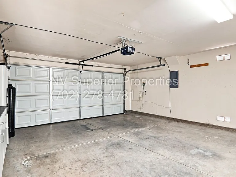 3876 Waynesvill St — Photo 22