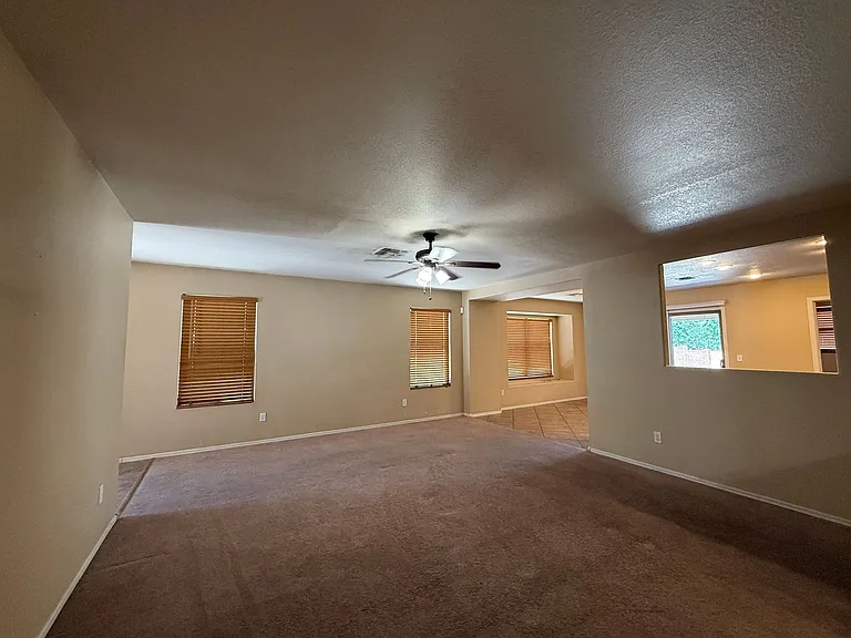 1106 Gwen St — Photo 4