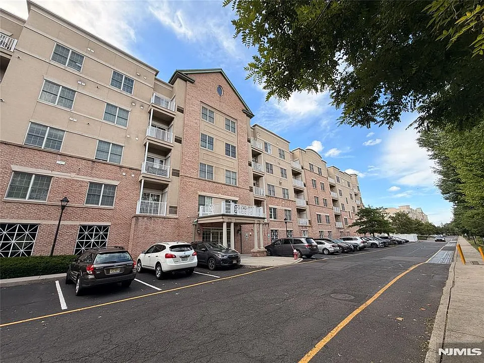 2113 Windsor Park Ct #113