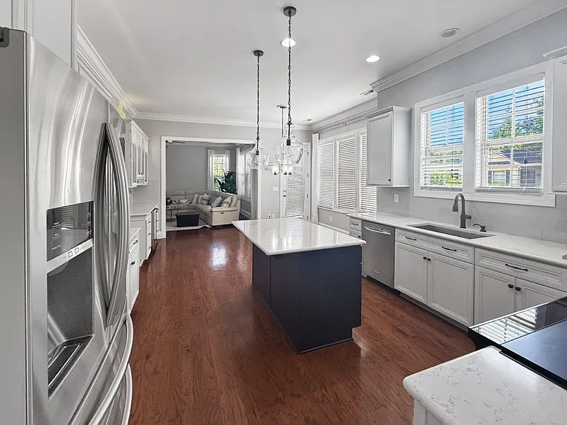 4 bed, 3.5 bath, 3323 sqft, $3,500 — Photo 4