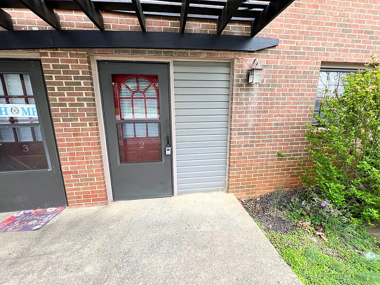 809 Randolph St #2 — Photo 25