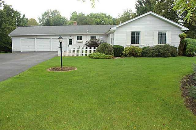 1st image of 6 Enfield Dr