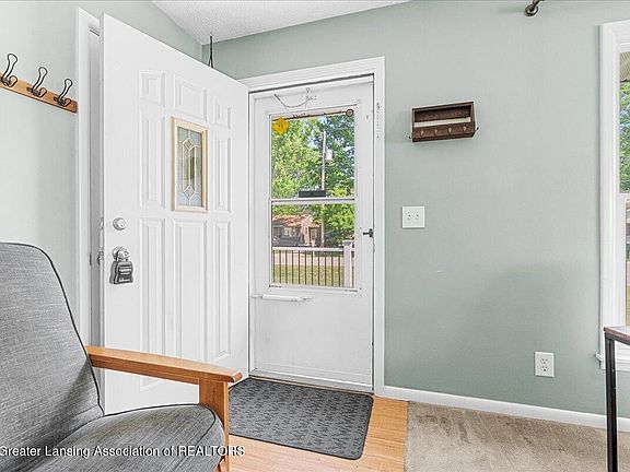 4th image of 901 Brad St
