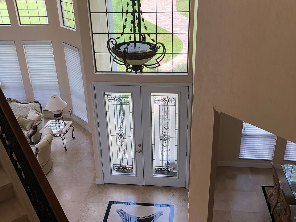 Front Entry - Overlook