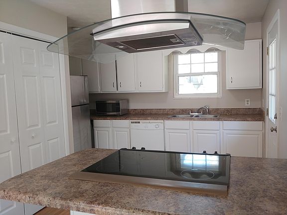 3rd image of 2306 Hartsfield Ct #A