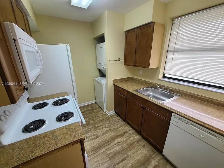 1002 Adams Ave #10021002D — Photo 14