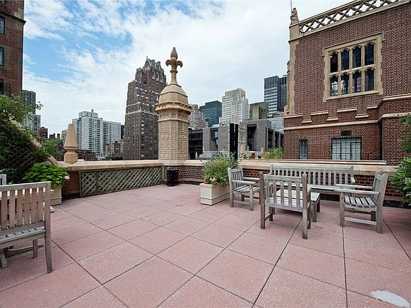 2nd image of 333 E 43rd St APT 815