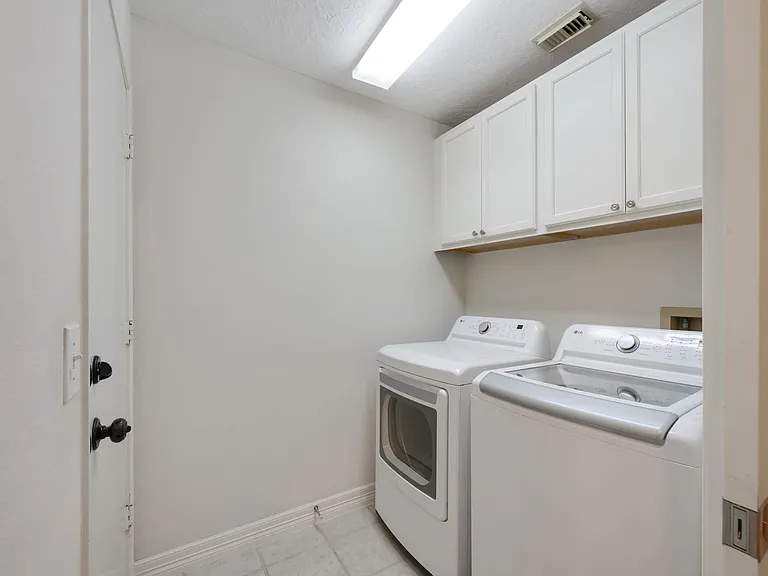 8910 Driftstone Dr — Photo 21