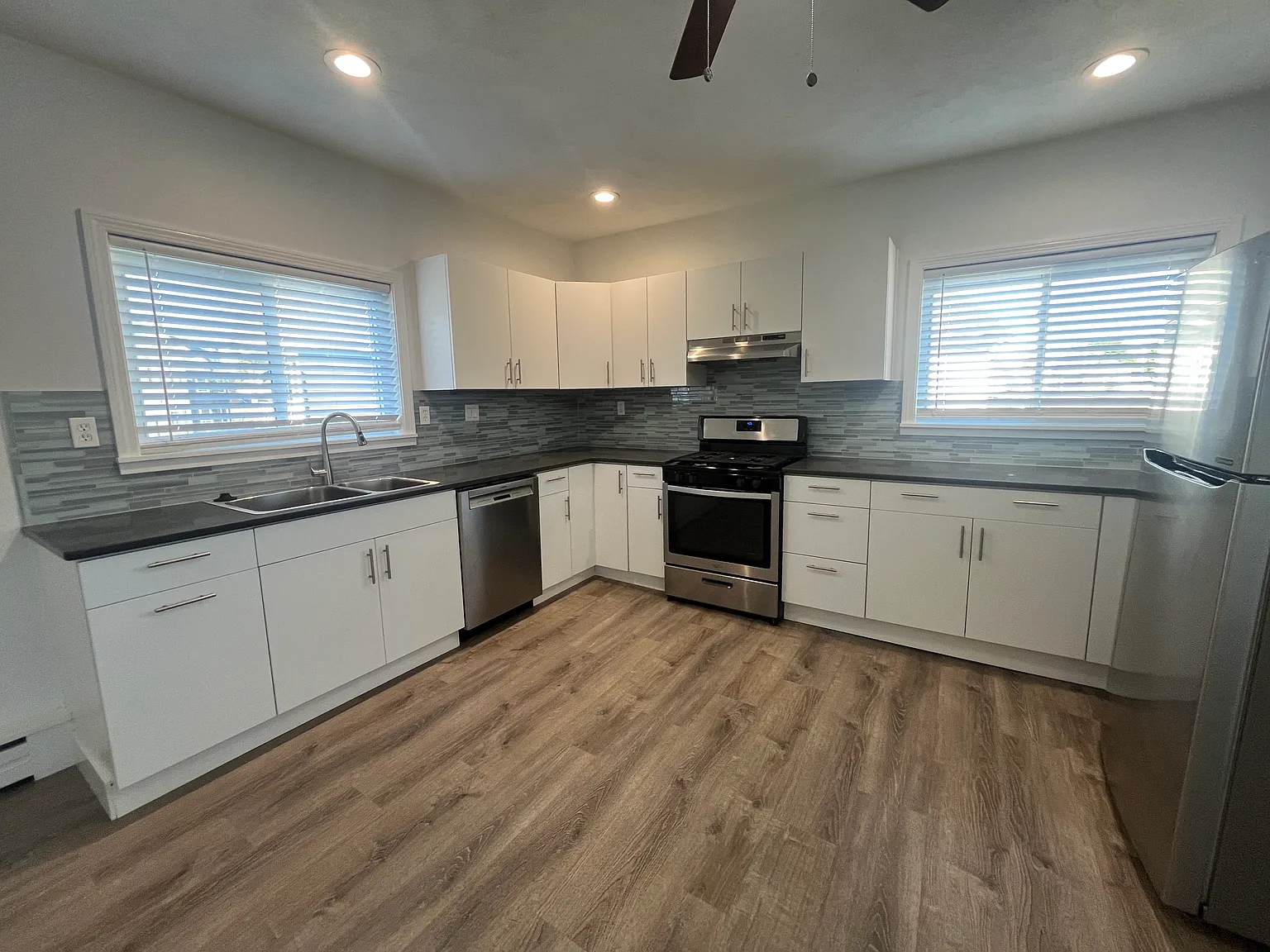 2 bed, 1150 sqft, $2,600 — Photo 2