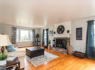 3776 Pickertown Rd, Chalfont, PA 18914