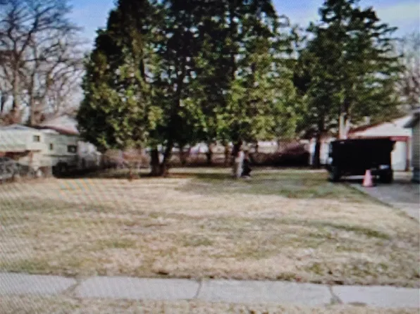 76 W Bernhard Ave, Hazel Park, MI 48030