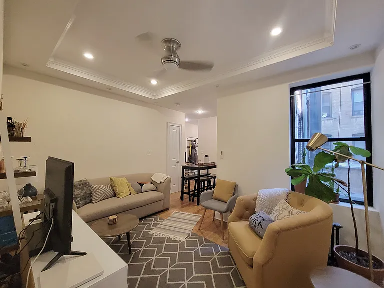 3143 Broadway #2B — Photo 6