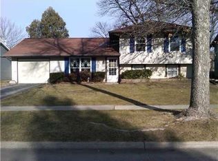 3816 Pine Wood Dr NE, Cedar Rapids, IA 52402