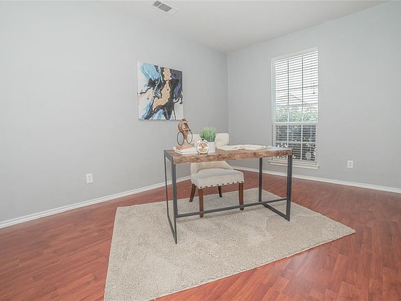 2nd image of 2720 Lake Country Dr