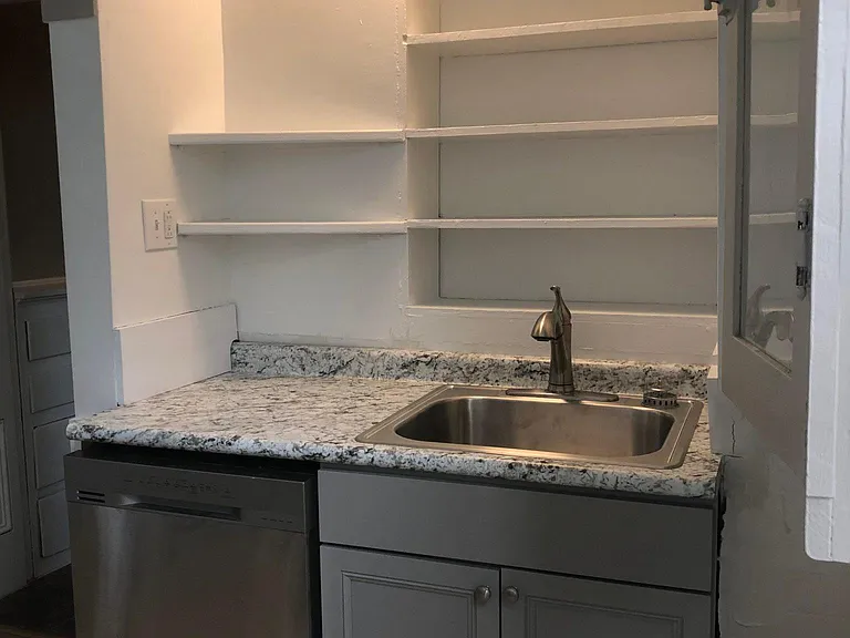 926 S 6th St #1 — Photo 9