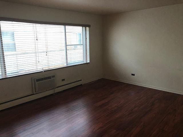 1st image of 3731 N Harlem Ave APT A