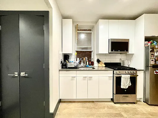 Rented by Pear NYC LLC | media 47