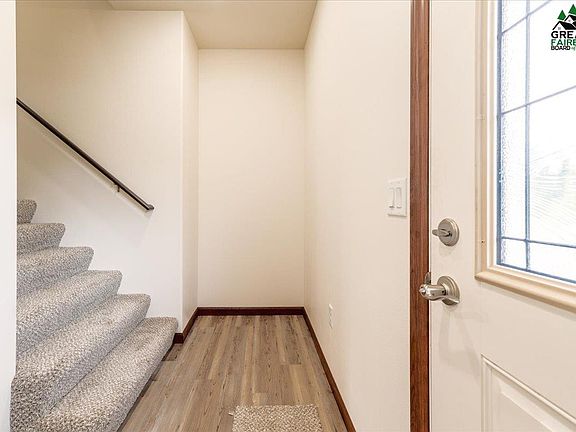 2nd image of 1177 Groundsel Ave