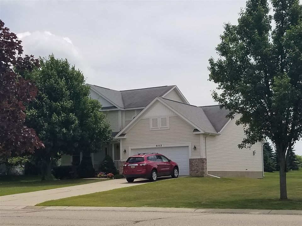 1st image of 9252 Woodridge Dr