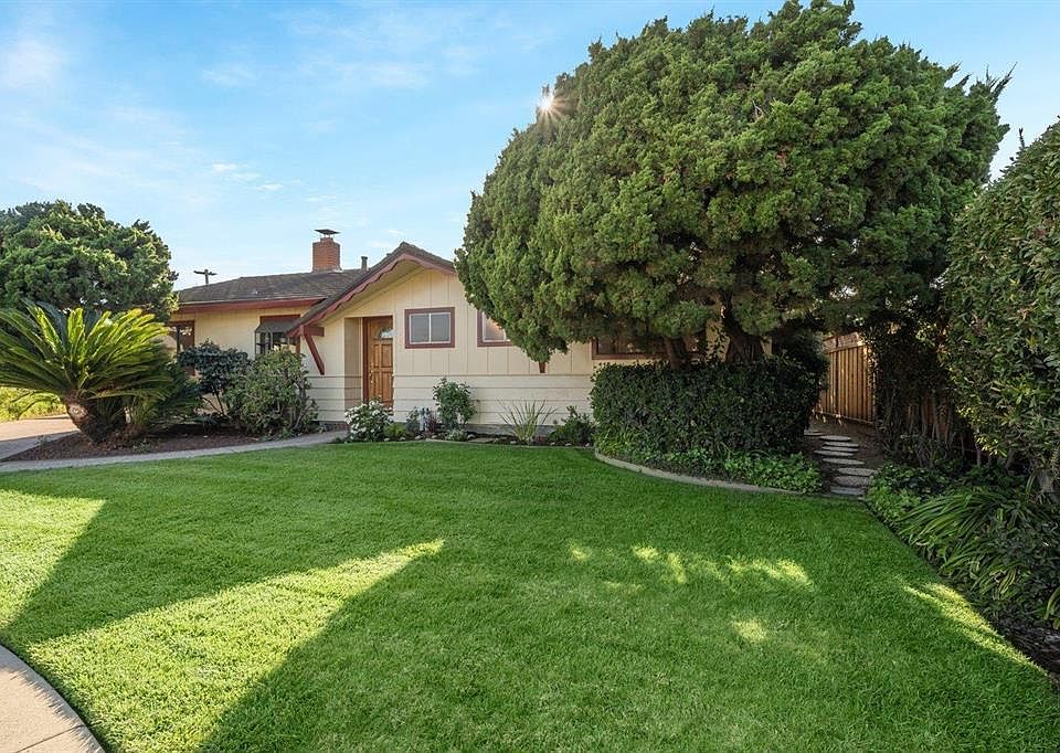 1st image of 391 Lawndale Ave