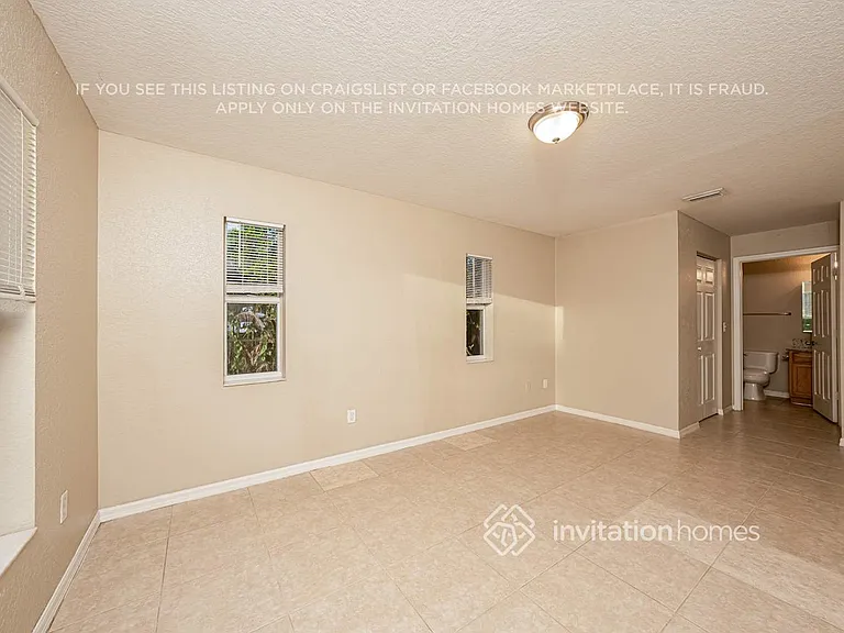 1660 E Breezy Ln — Photo 8