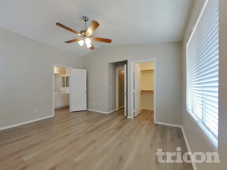 13961 W Maui Ln — Photo 7