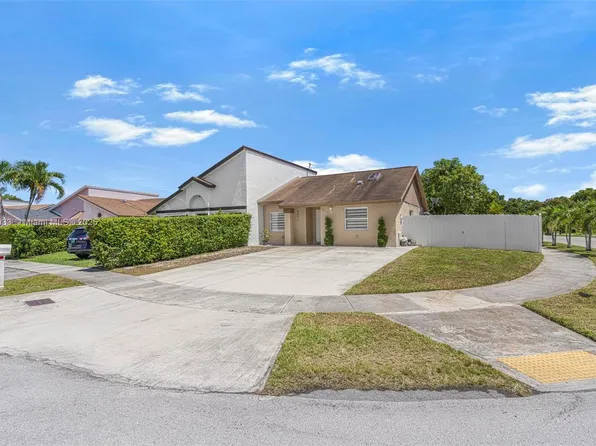15464 SW 68th Ln, Miami, FL 33193